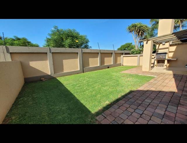 3 BEDROOM TOWNHOUSE FOR SALE IN ANNLIN